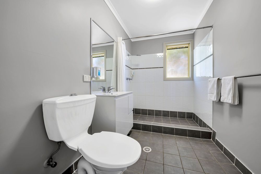 Ingenia Holidays Ulladulla 1 Bedroom Standard Cabin 5