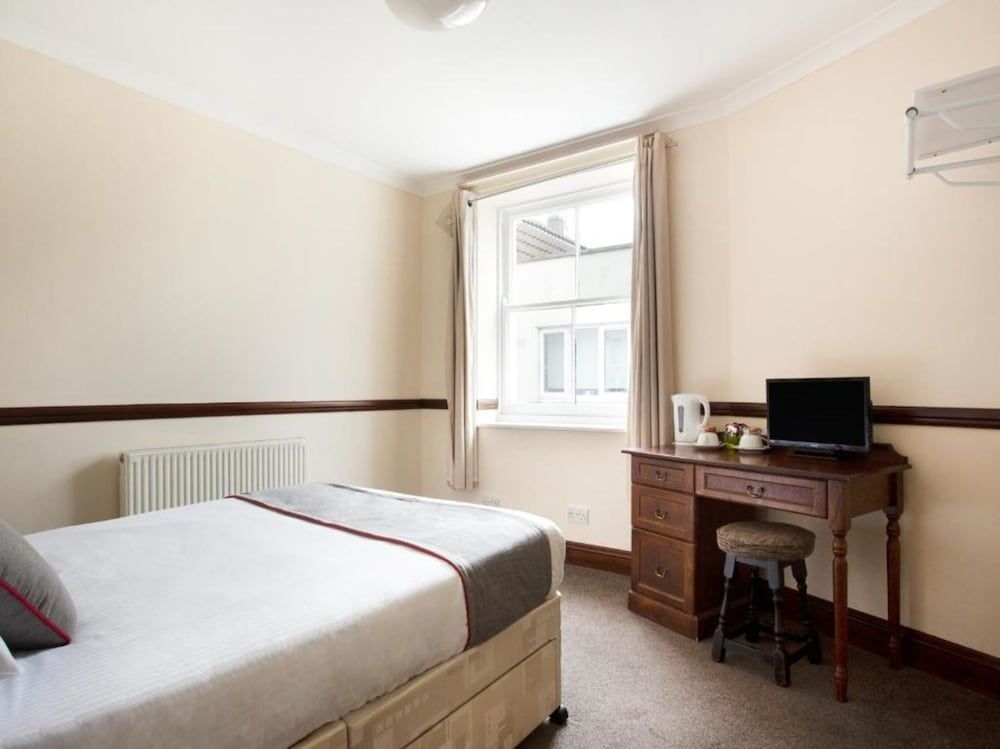 The Brunel Deluxe Double Room, Ensuite 5