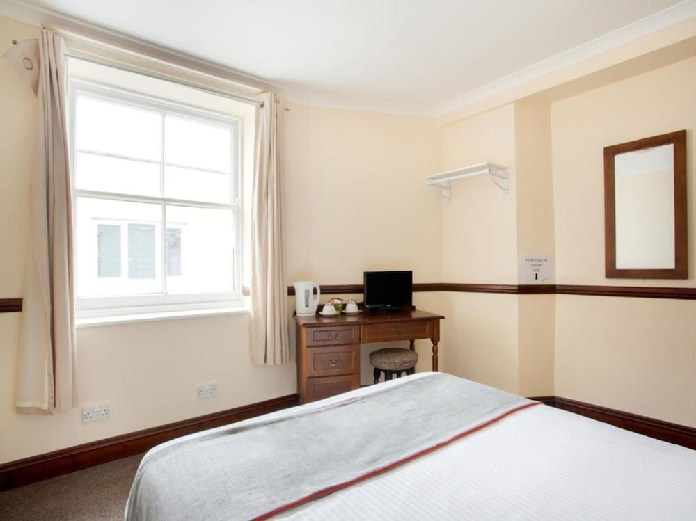 The Brunel Deluxe Double Room, Ensuite 3