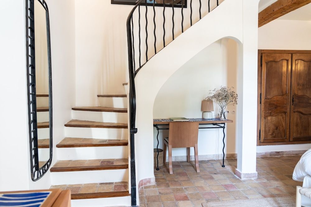 Château les Crostes Family Suite 5