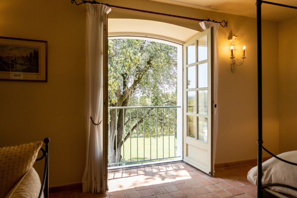 Château les Crostes Classic Suite 7