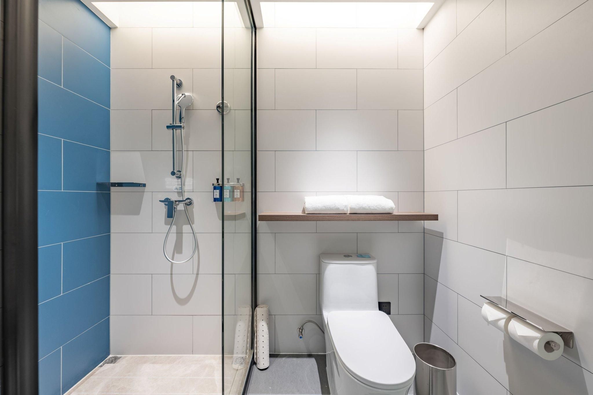 1 Queen 1 Double Standard