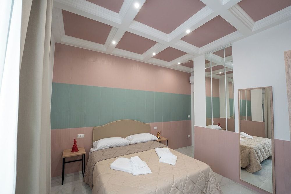 PC Boutique H Loggia Double room deluxe queen chiostro 6