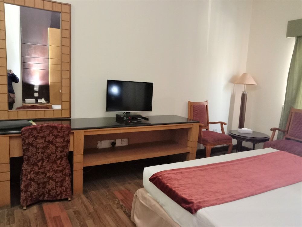 undefined Al Commodore Hotel 10