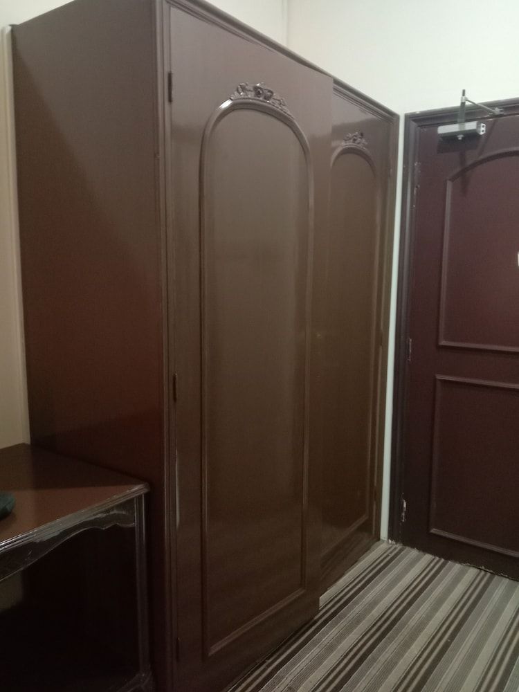 Al Commodore Hotel Standard Twin Room 12
