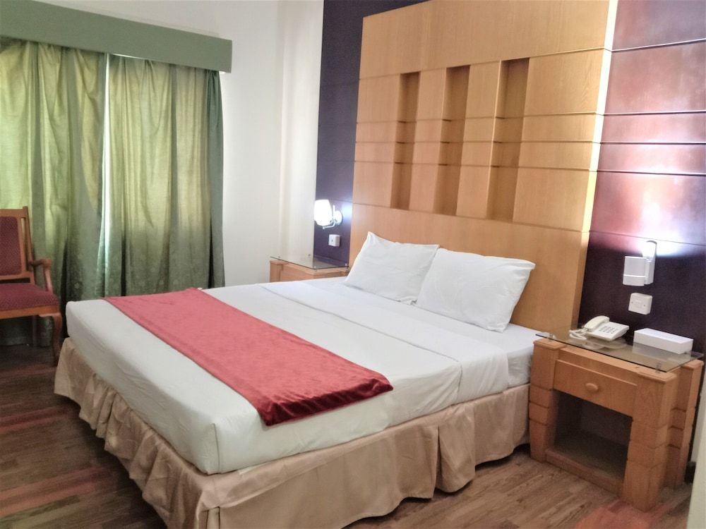 undefined Al Commodore Hotel 5