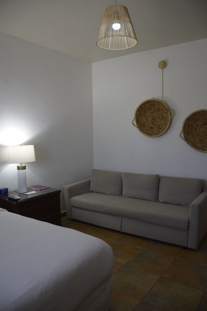 Turtle Bay Inn Junior Suite 2