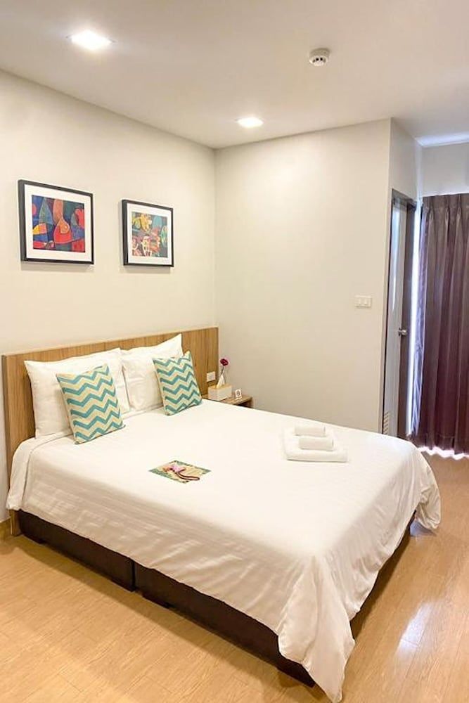 Casa Luxe Hotel and Resident Standard Double Room, 1 Queen Bed, Terrace, City View 3
