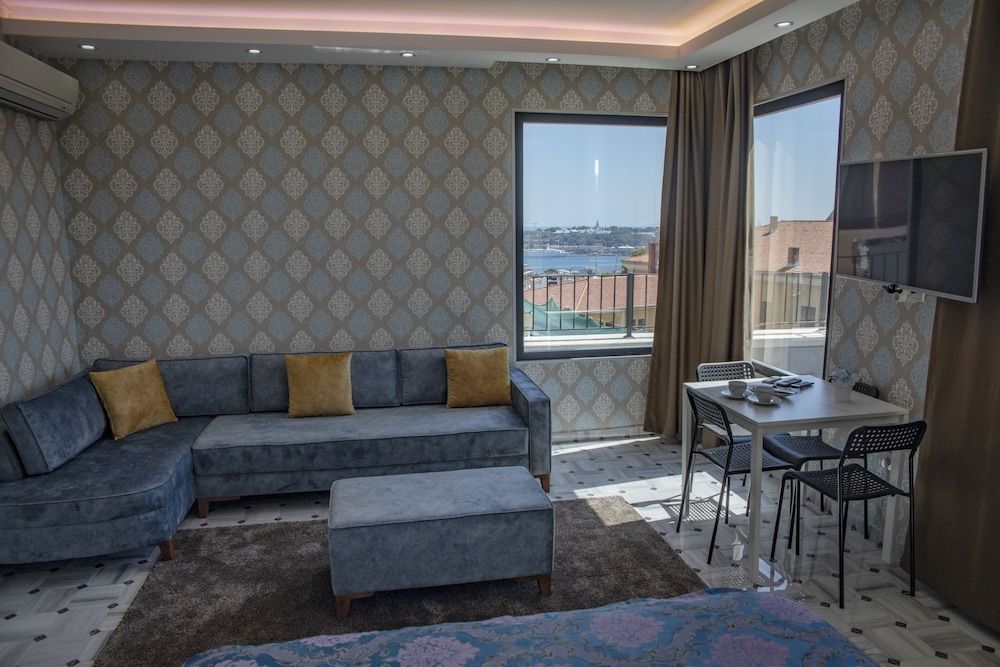 undefined Royal Taksim Suites 3
