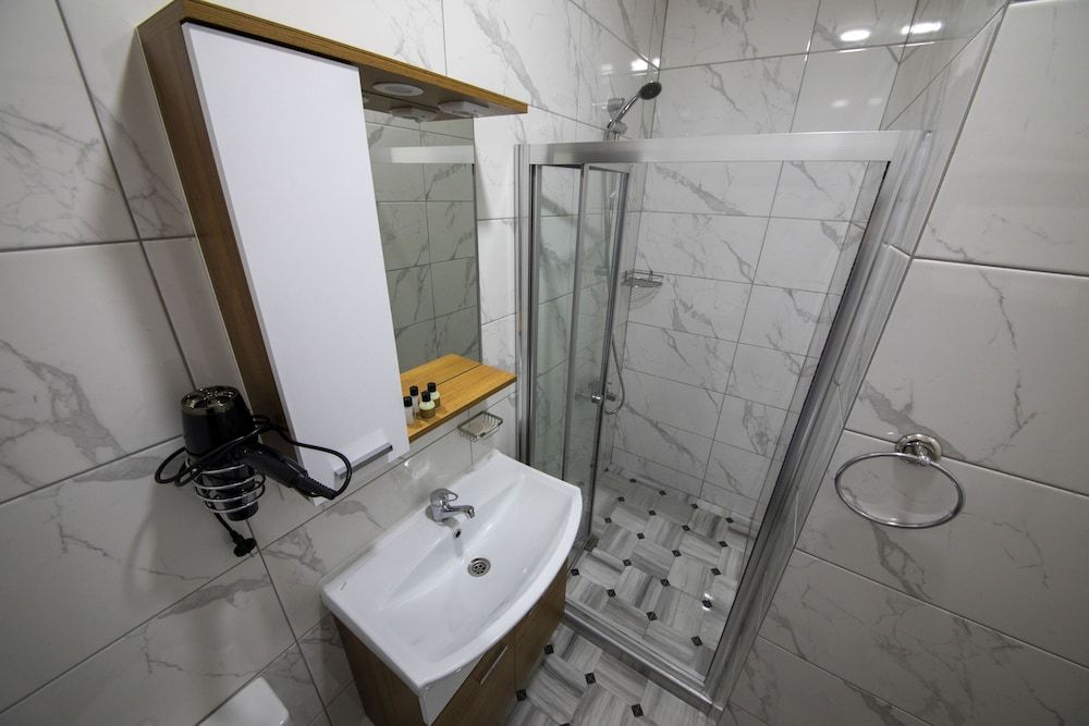 Royal Taksim Suites Deluxe Double Room with Balcony and Sea View 9