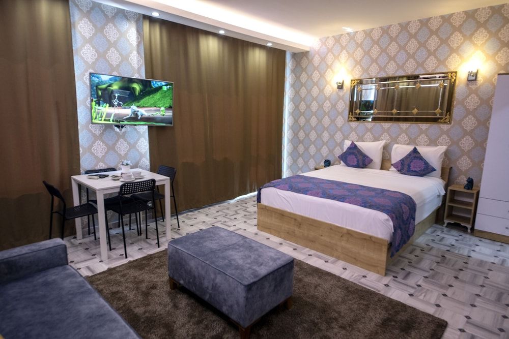 Royal Taksim Suites Deluxe Double Room with Balcony and Sea View 6