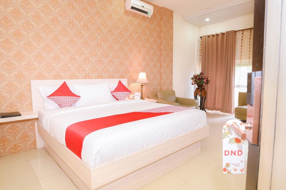 Capital O 854 Ub Caisar Hotel Deluxe Suite 2