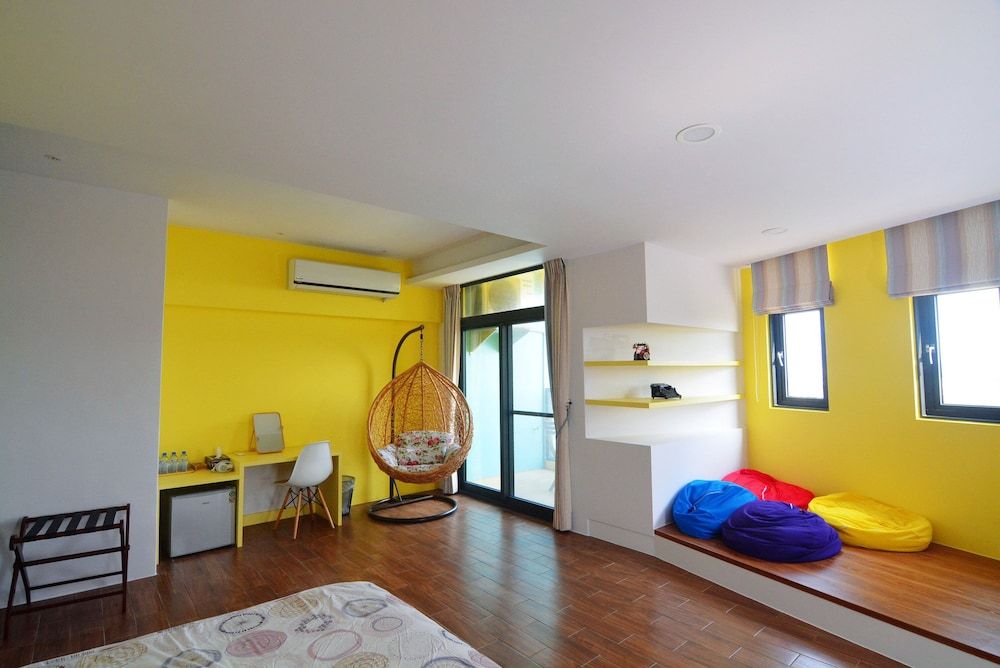 Say Yeah Inn Deluxe Quadruple Room, Balcony, Ocean View (302) 6