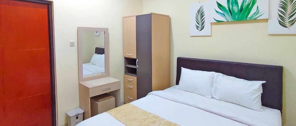 Atmosfer Guest House Sentul by Ruang Nyaman Grand Deluxe Room 5