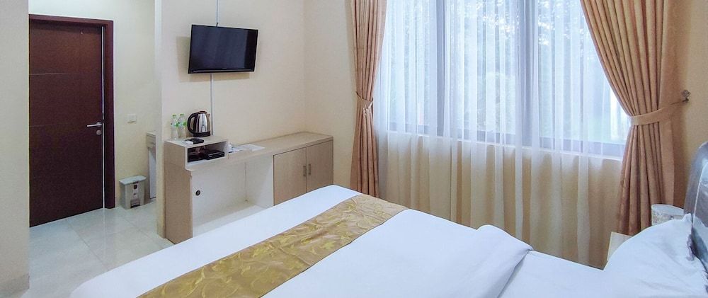 Atmosfer Guest House Sentul by Ruang Nyaman Suite Room 4