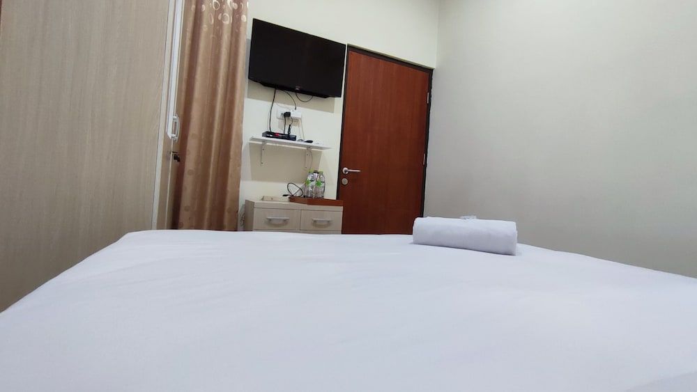 Atmosfer Guest House Sentul by Ruang Nyaman Deluxe Room 2