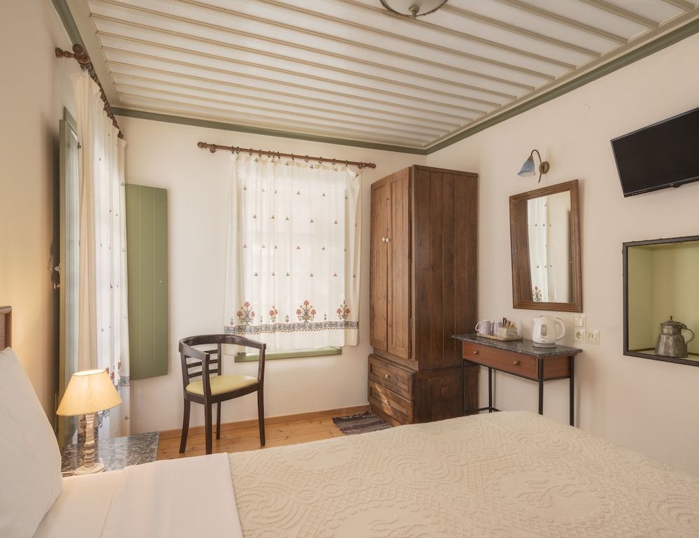 Ameliko Zagori Deluxe Double Room, Balcony, Mountain View 2