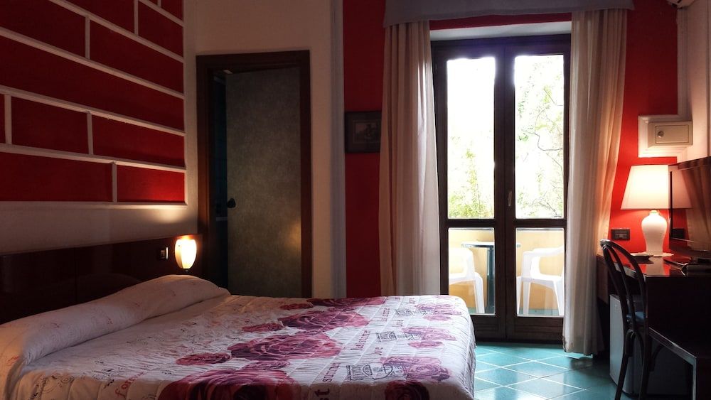 Hotel Annabelle Classic Double or Twin Room, Balcony 5