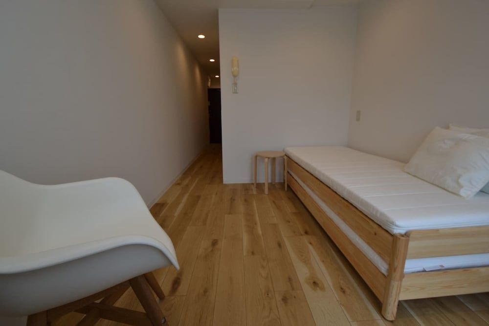 undefined Enzo Tokyo 8