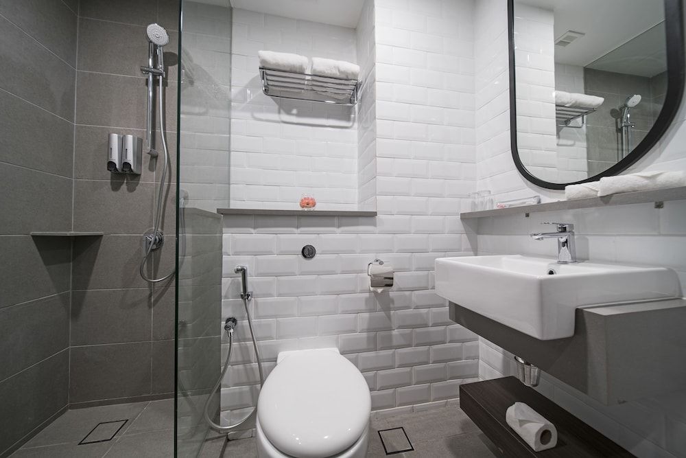 Travelodge Kuala Lumpur City Centre Superior Twin Room 7