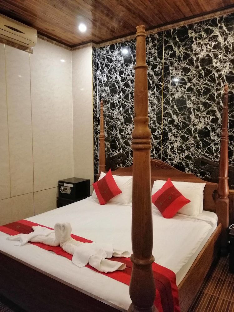 Luangprabang River Lodge Deluxe Double Room, 1 King Bed, River View 4