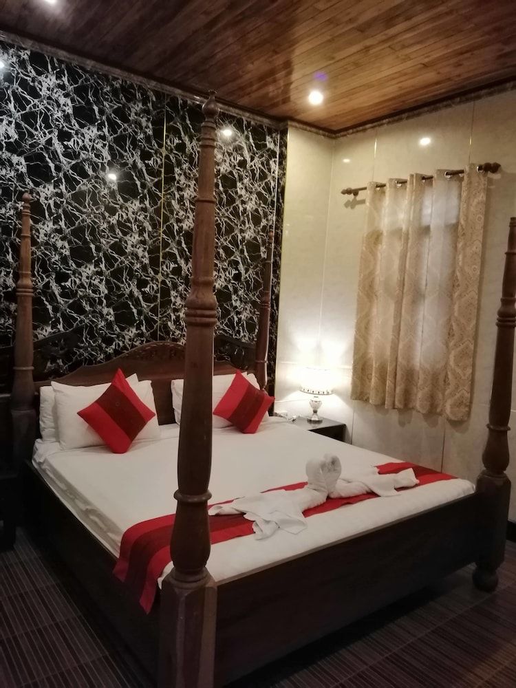 Luangprabang River Lodge Deluxe Double Room, 1 King Bed, River View 3