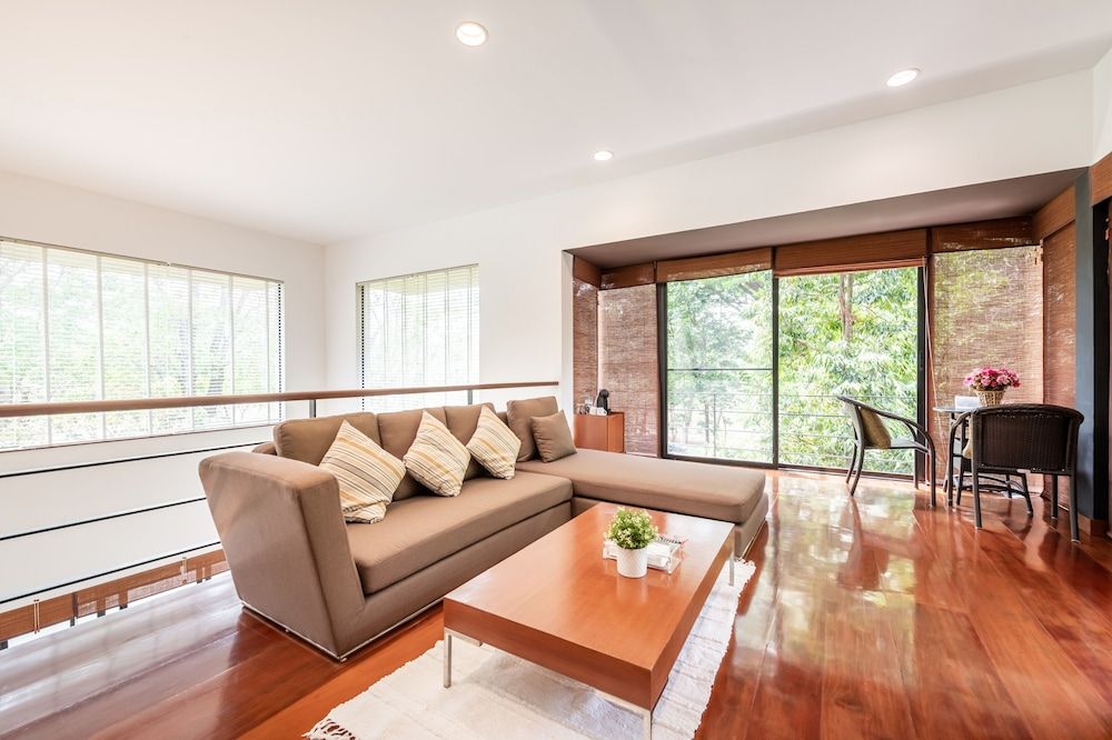 The Pig House Khao Yai Duplex Twin with Terrace - Garden View 3