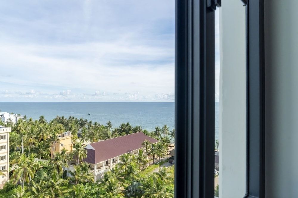 undefined The Tahiti Beach Hotel 3