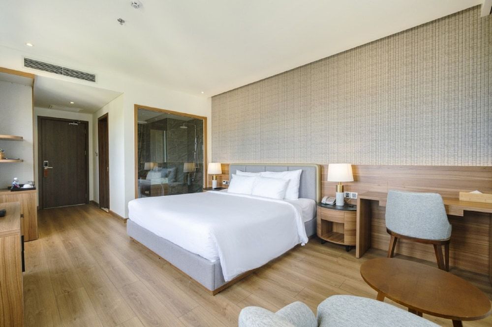 undefined The Tahiti Beach Hotel 10