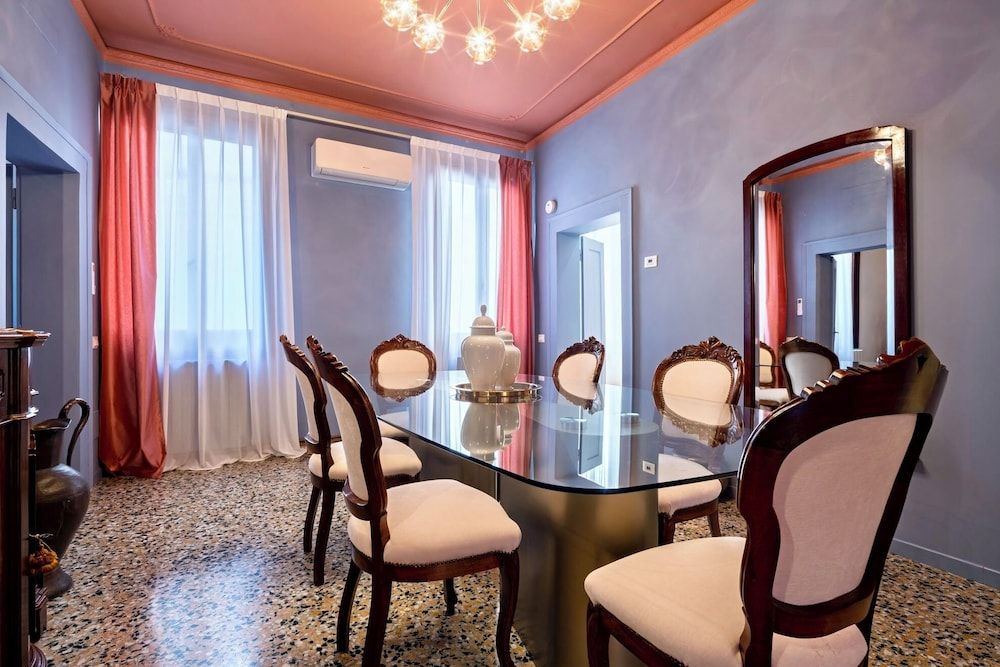 The Arsenal Large Apartment Apartment, 3 Bedrooms 27