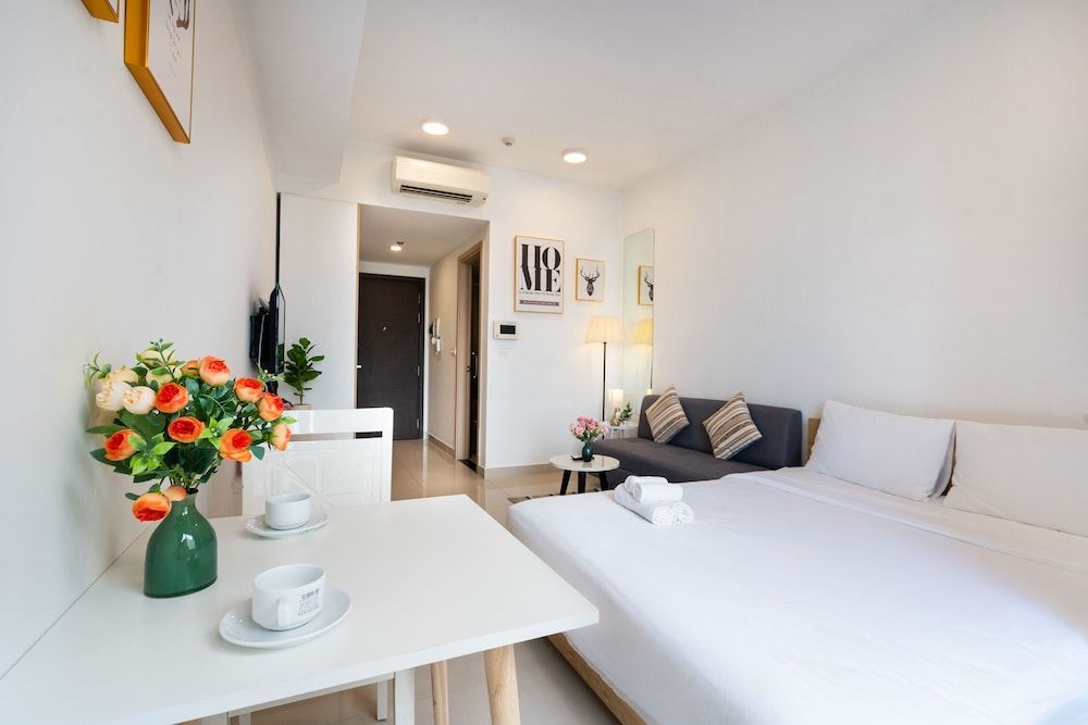 Chau Apartments Studio 13