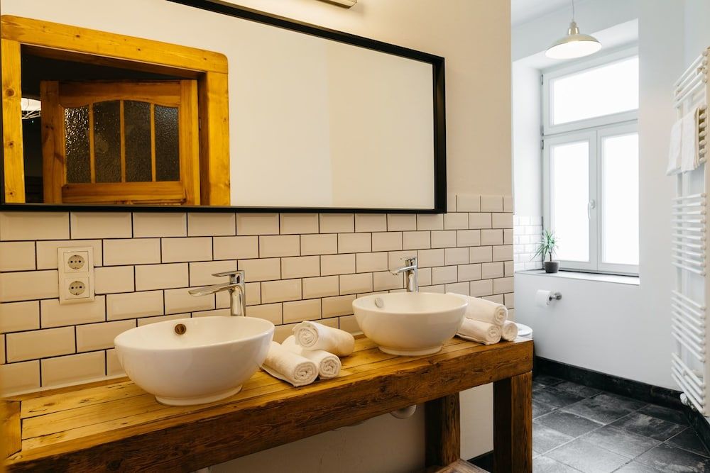 undefined Hostel Multitude 9