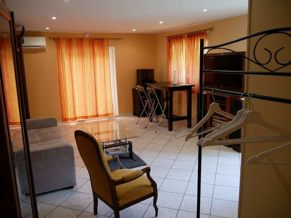 Villa Seignemartin City Double Room 11