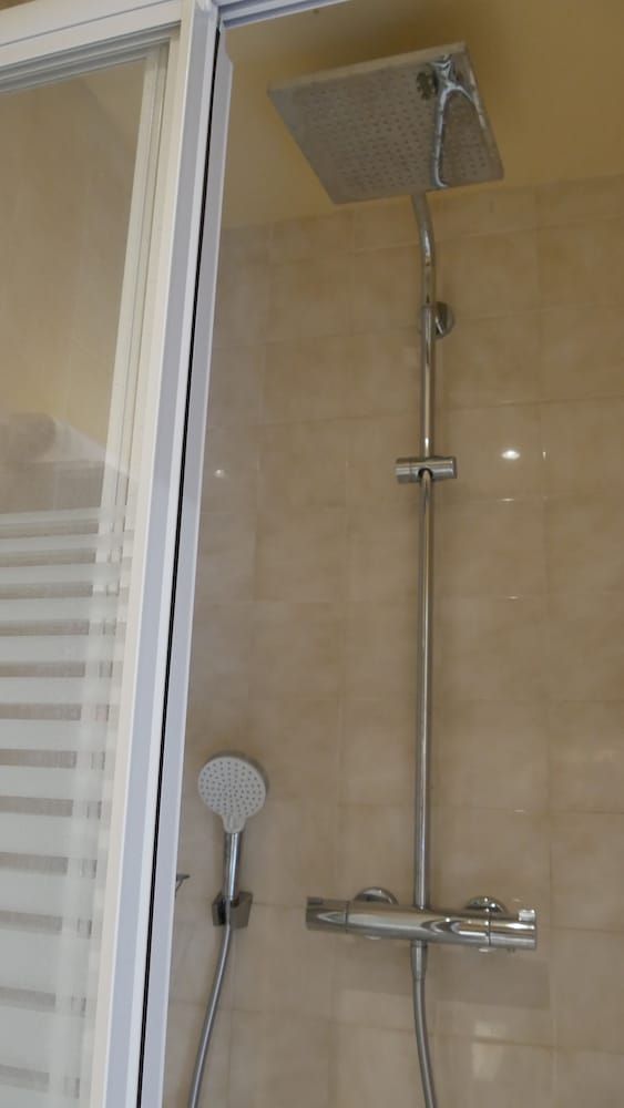 Villa Seignemartin City Double Room 8