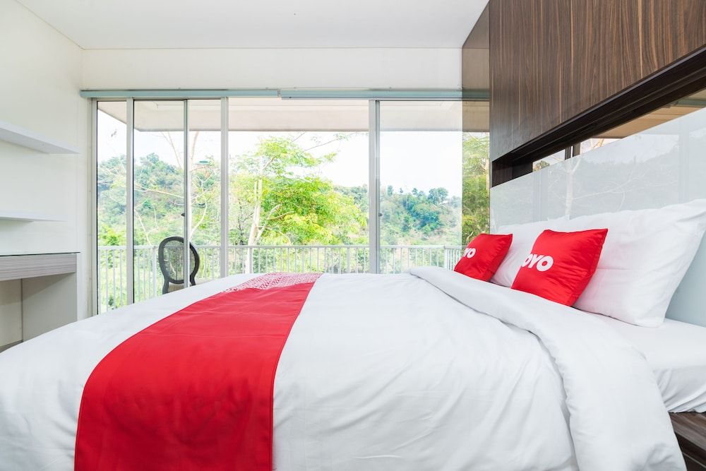 Hotel O Taman Dayu Villa Golf View Deluxe Suite 6