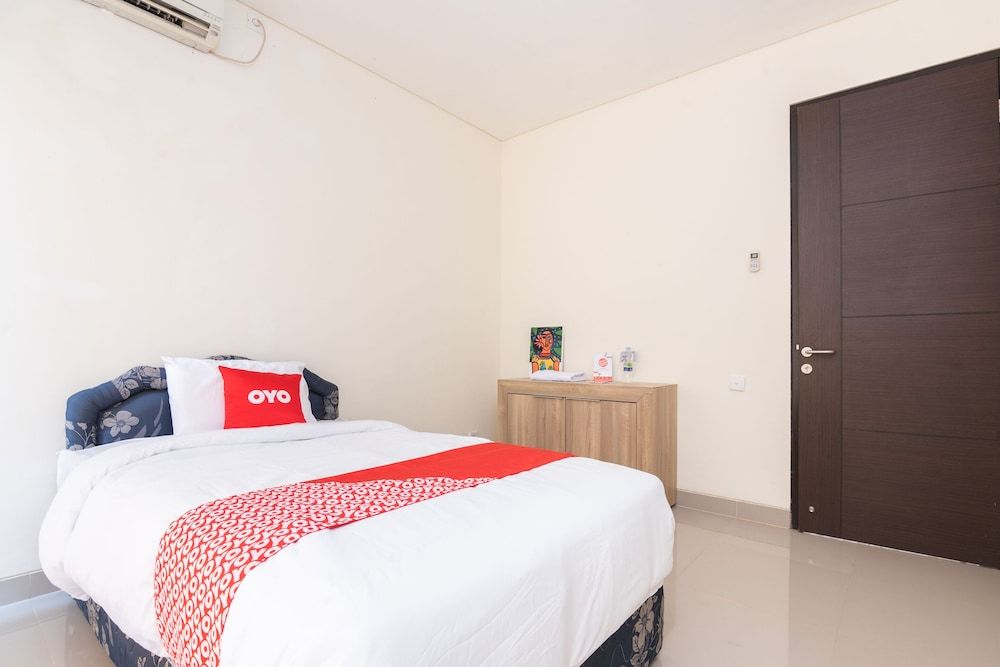 Hotel O Taman Dayu Villa Golf View Family Suite 6