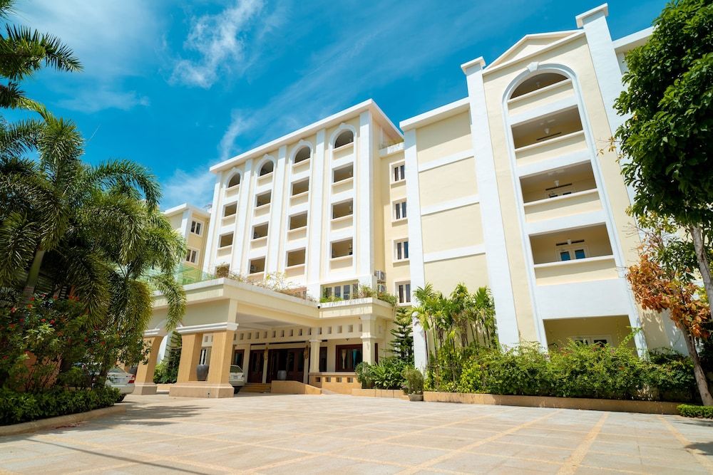 undefined Hotel de la Renaissance 8