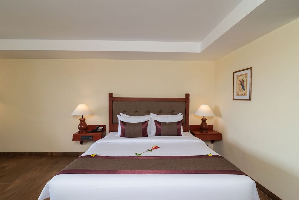 Hotel de la Renaissance Superior Double or Twin Room, Bathtub, Balcony 2