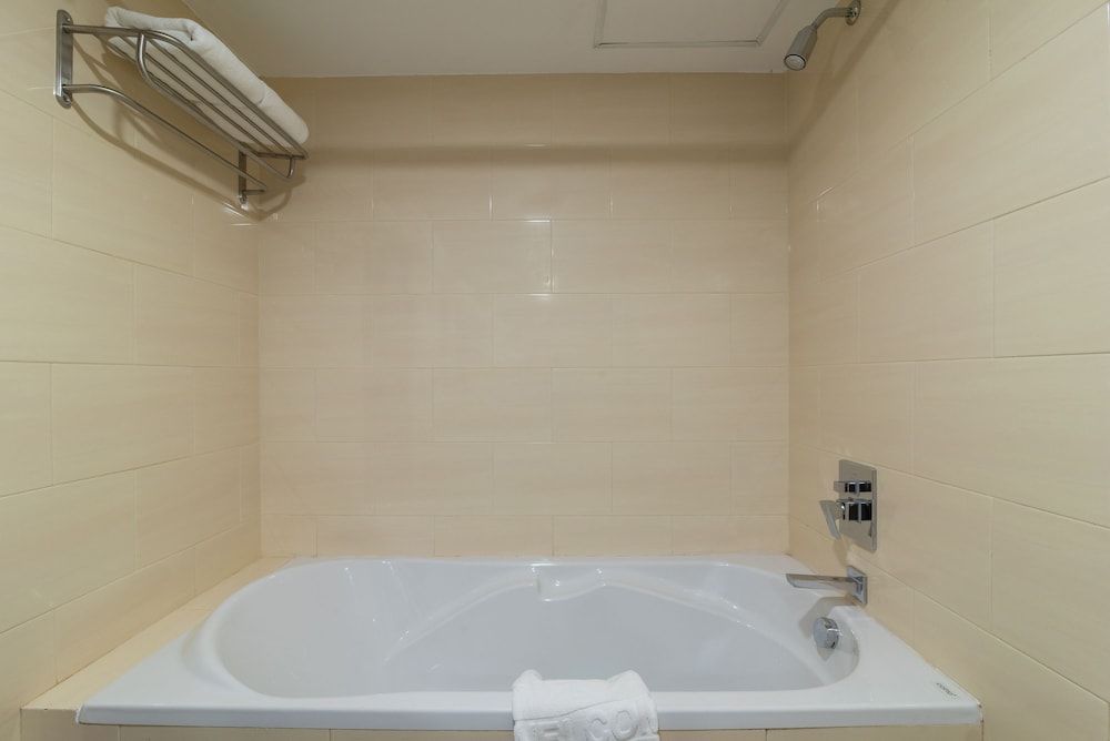 Hotel de la Renaissance Superior Double or Twin Room, Bathtub, Balcony 12