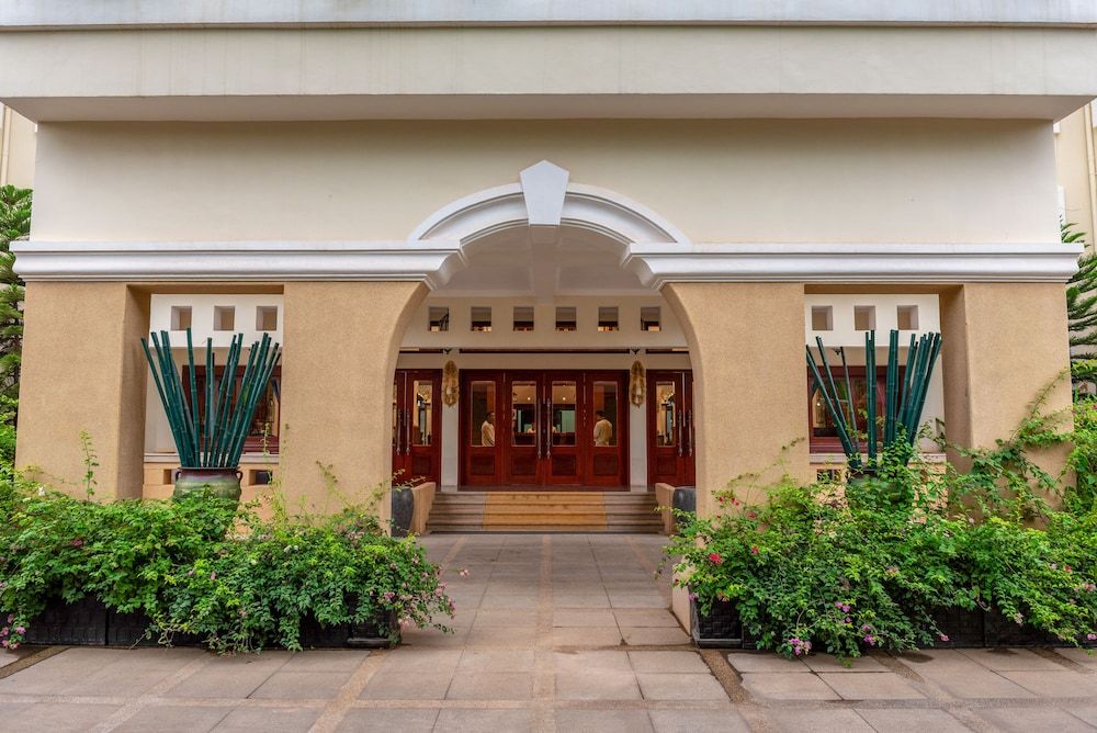 undefined Hotel de la Renaissance 10