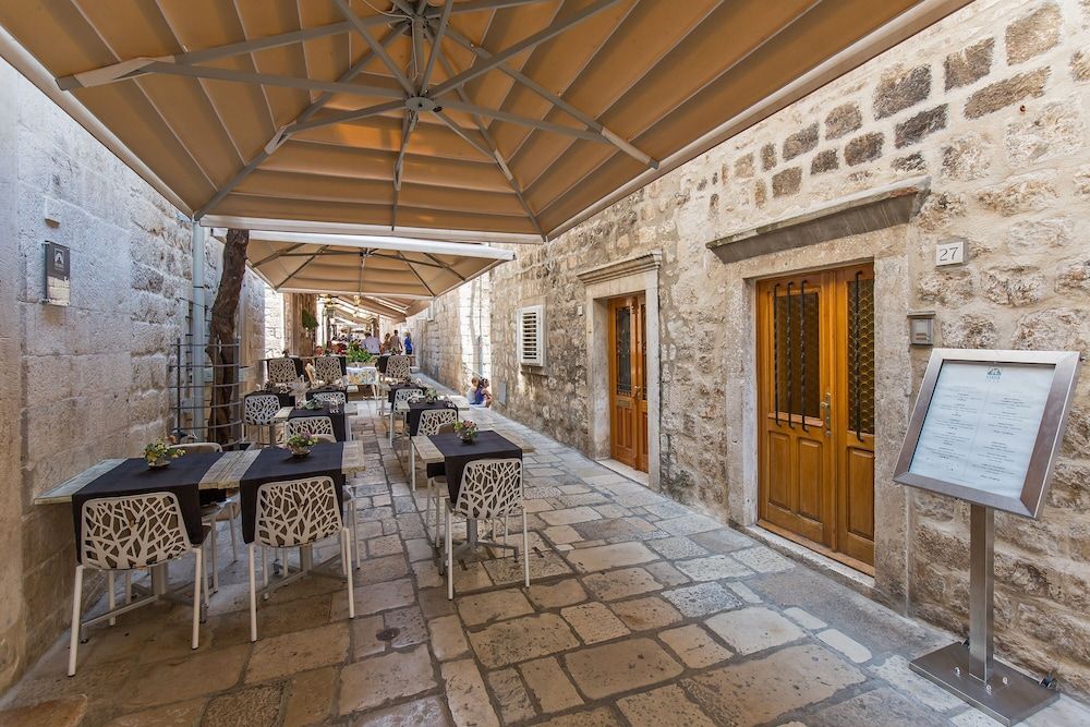 undefined Apartments and rooms Perla 8