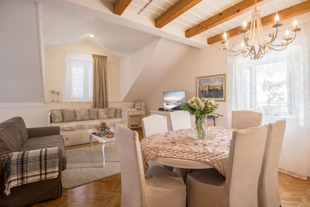 undefined Apartments and rooms Perla 6