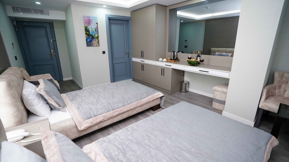 undefined Aura Marina Hotel 3