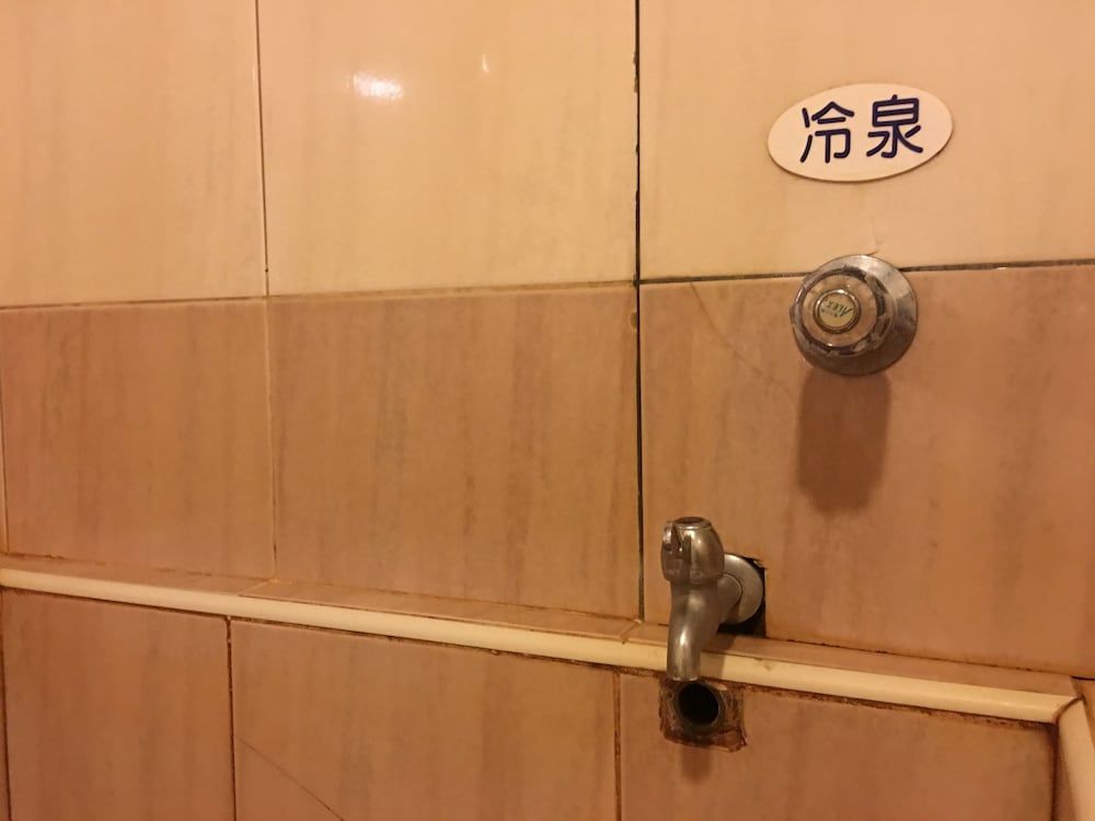 Jin Hua Cold Spring Hotel Economy Twin Room (Free Hot and Cold Spring) 4