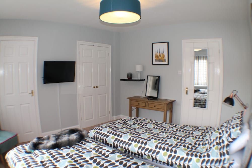 Twin Room, Ensuite, Sea View (Wolf)