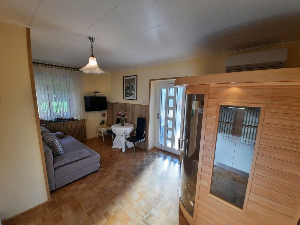 Apartment Zonir with sauna Comfort Apartment, Hill View 5