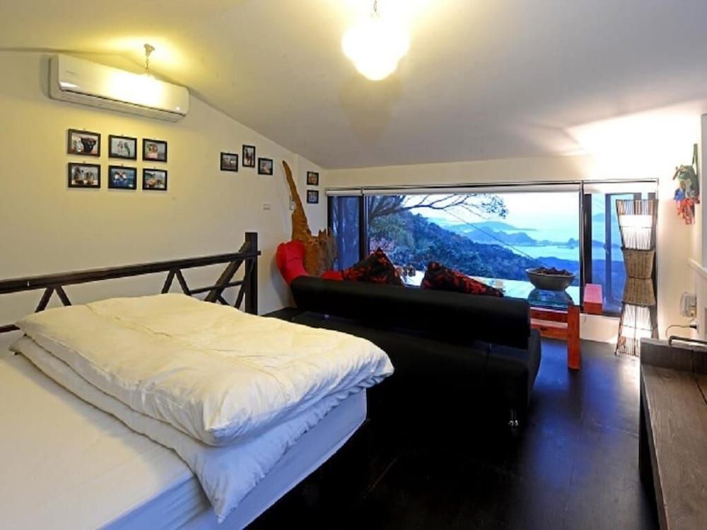 undefined Windsor's Breeze 4