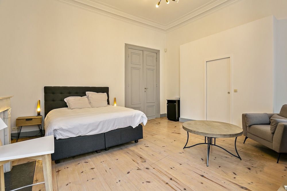 Deluxe Double Room (Chambre Balcon)