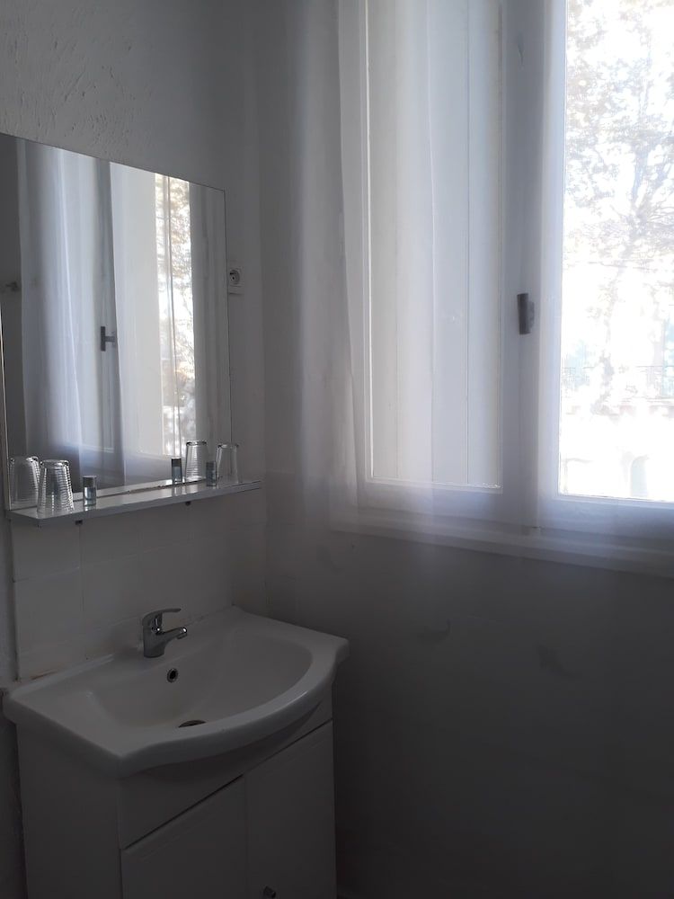 Hotel Restaurant Le Goût des Hôtes Triple Room, Multiple Beds, Non Smoking 6