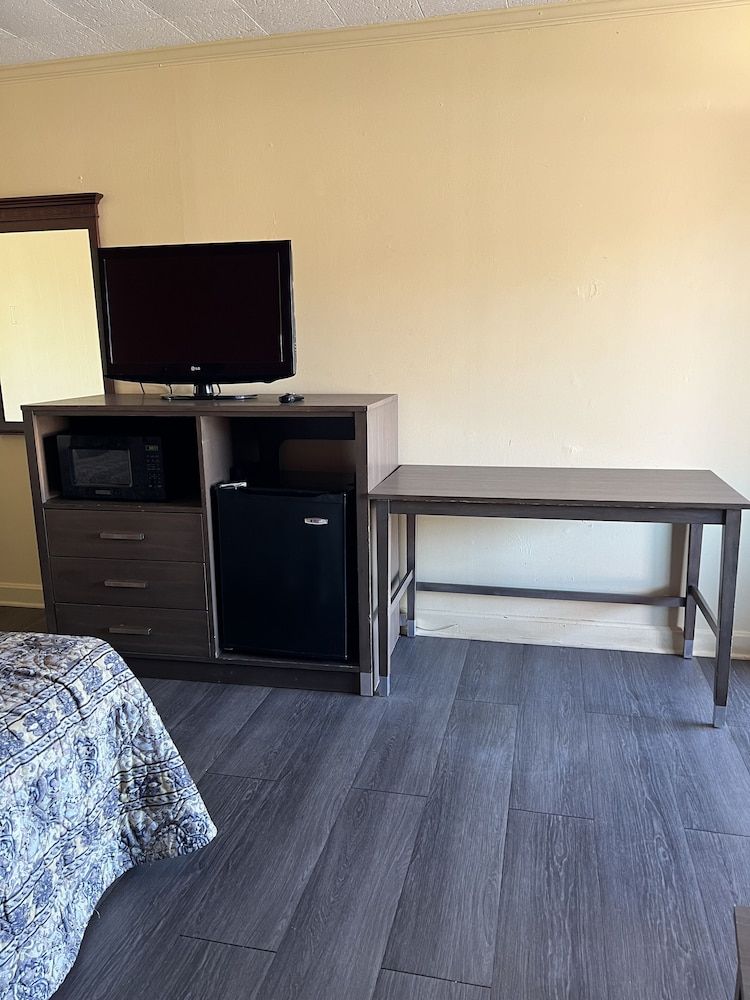 Ross Motel Deluxe Room, 1 King Bed, Smoking 6